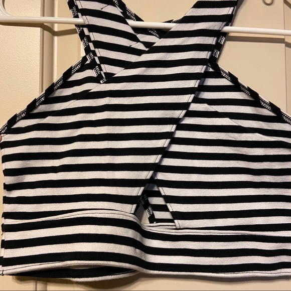 A&F Halter Crop Top - Picture 2 of 4